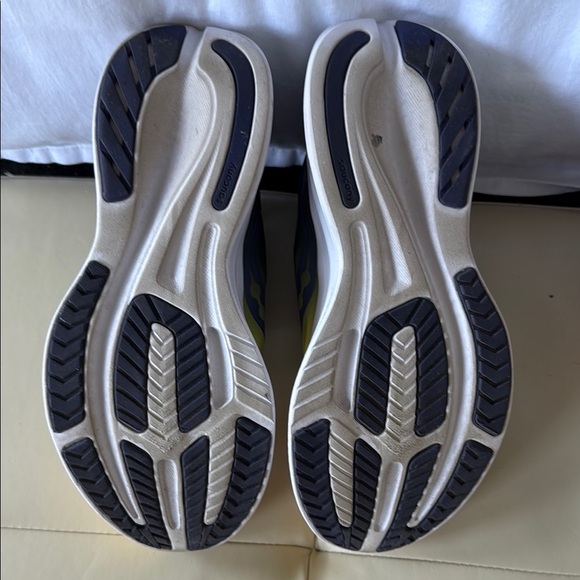 Saucony Running Shoes - Yellow and Blue - Picture 4 of 5